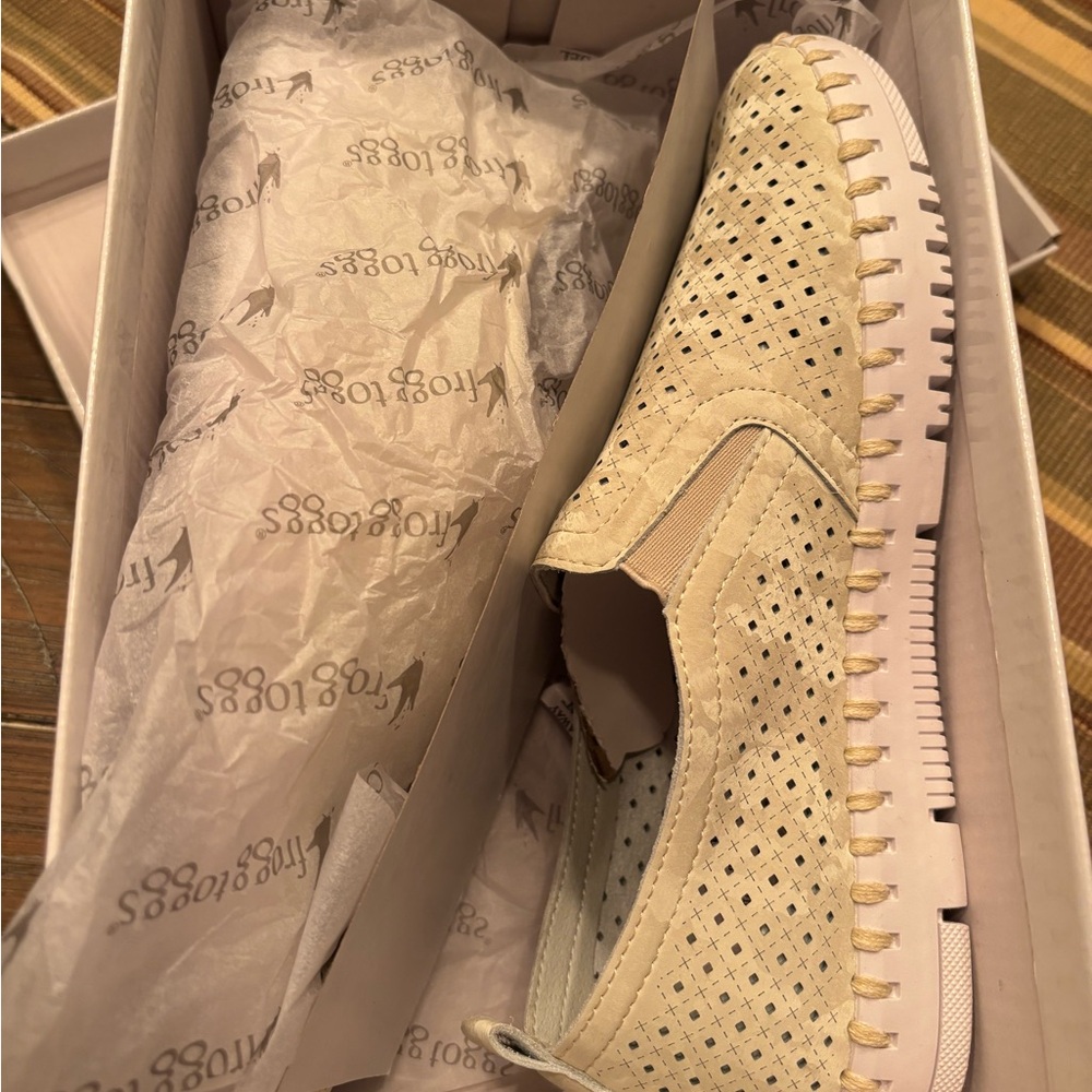 Beige & Camo Women's Shoes